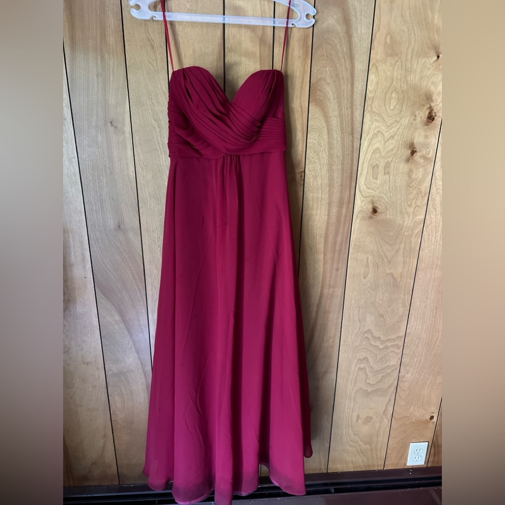 Elegant Strapless Red Bridesmaid Dress